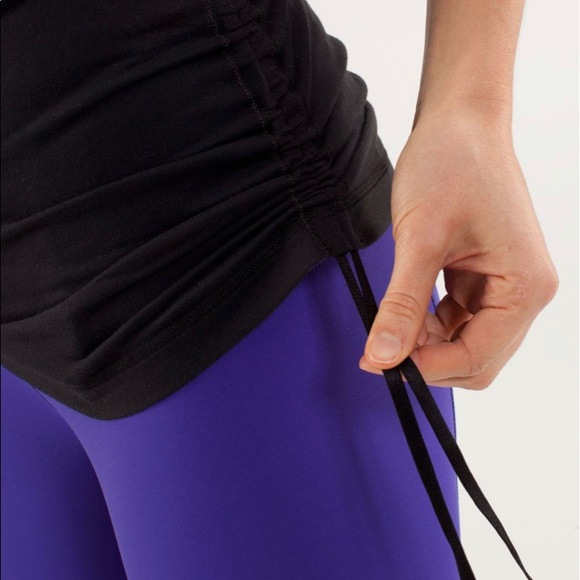 Lululemon Some Like It Hot Tank. Black / Faded Dot Embossed Black. Size 4. - Picture 5 of 11